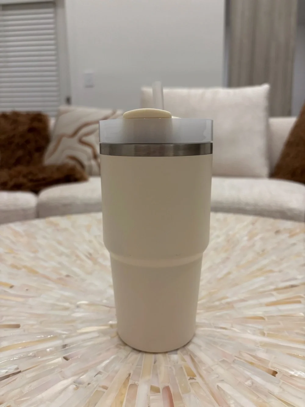 Stanley Cream 2.0 20oz The Quencher H2.0 Flowstate Tumbler - Picture 4 of 8